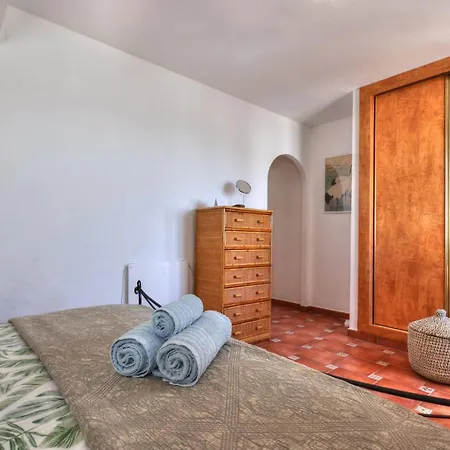 089 Andalusian Style 3 Bed With Office And Private Pool *