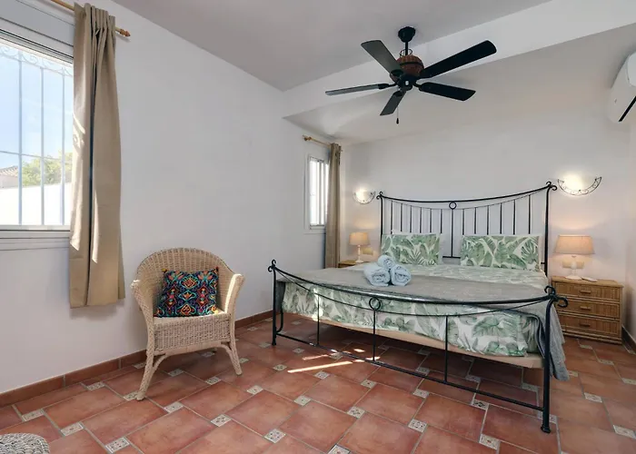 089 Traditional Andalusian 3 Bed With Private Pool Villa