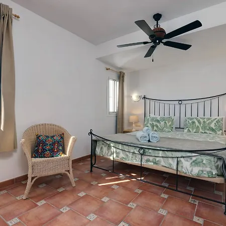 089 Traditional Andalusian 3 Bed With Private Pool Villa